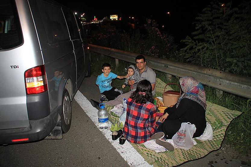 TEM otoyolunda sahur yaptılar