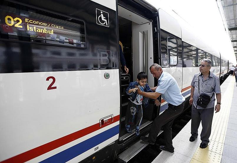 Ankara - İstanbul YHT hattı seferlerine başladı