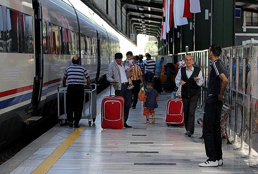 Ankara - İstanbul YHT hattı seferlerine başladı