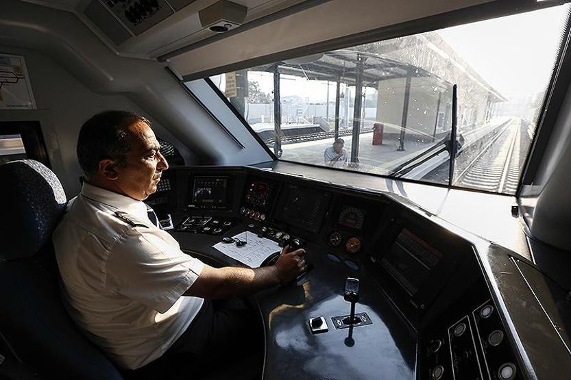 Ankara - İstanbul YHT hattı seferlerine başladı