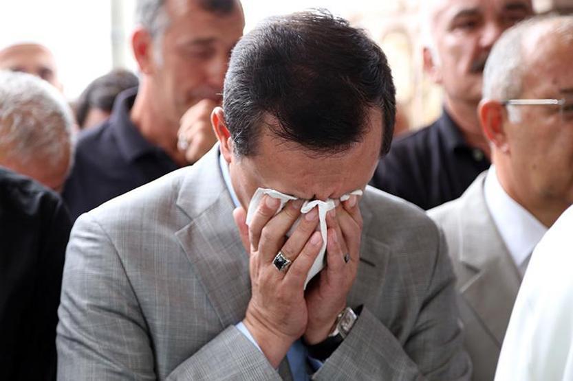 Emrullah İşler gözyaşlarını tutamadı