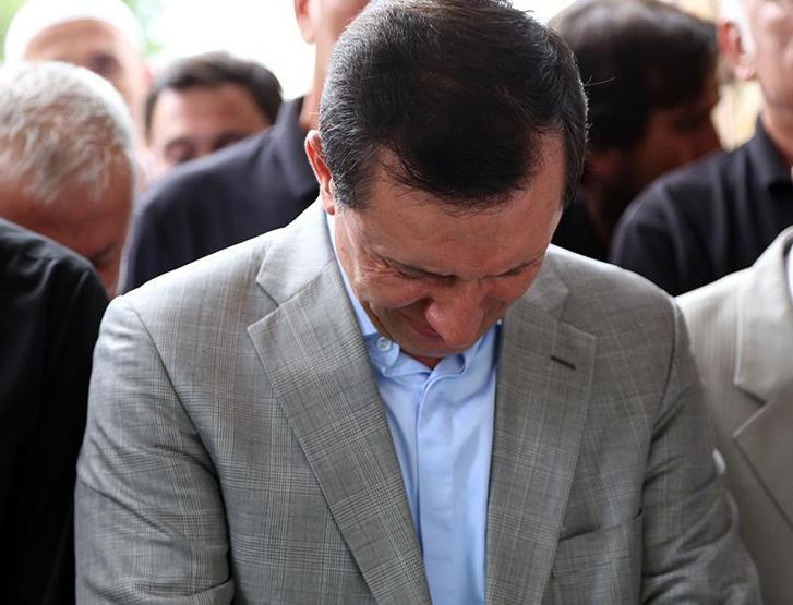 Emrullah İşler gözyaşlarını tutamadı