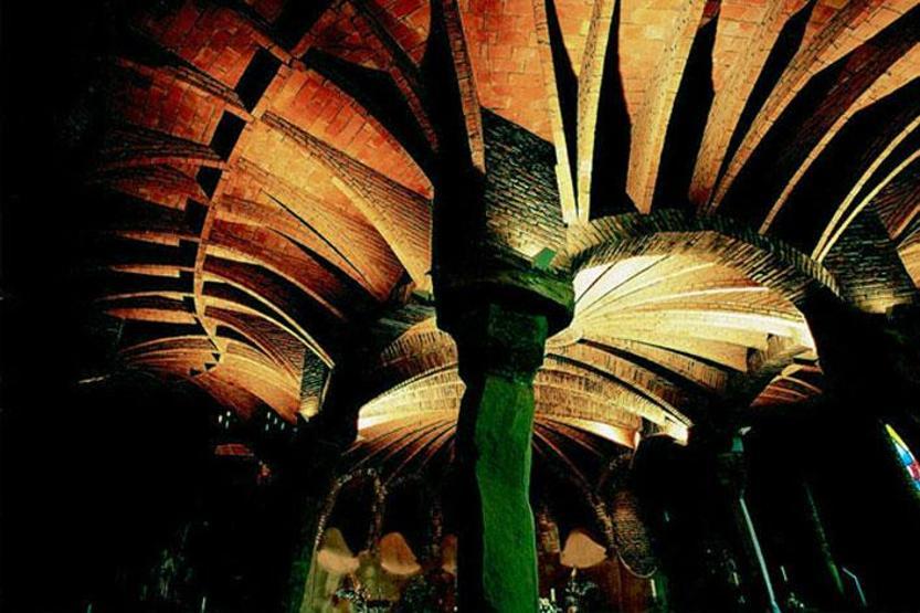 Barcelonaya gidip de görmeden gelmeyin: Colonia Güell