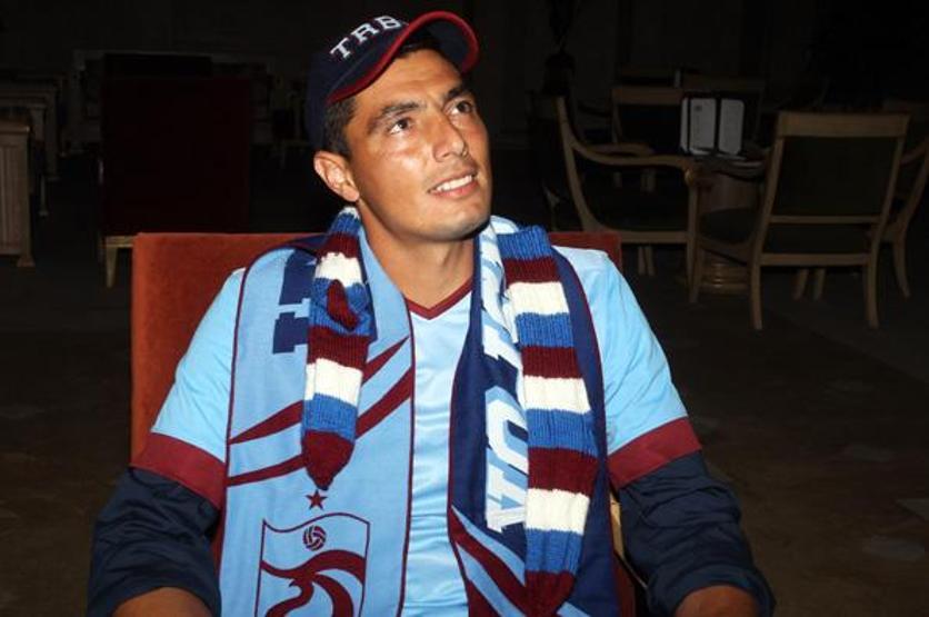 Oscar Cardozo resmi imzayı attı