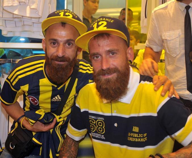 Meireles çakma Meireleslerle bir araya geldi