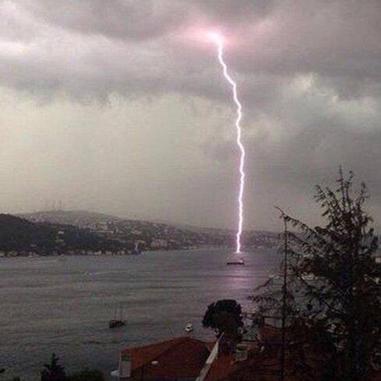Sosyal medyada #İstanbuldaYağmur fotoğrafları