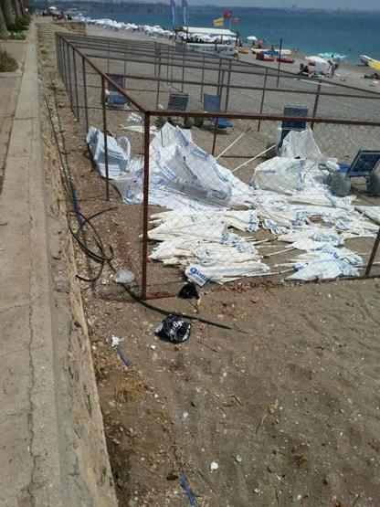 Konyaaltı sahiline bakımsızlık ve pislik tepkisi