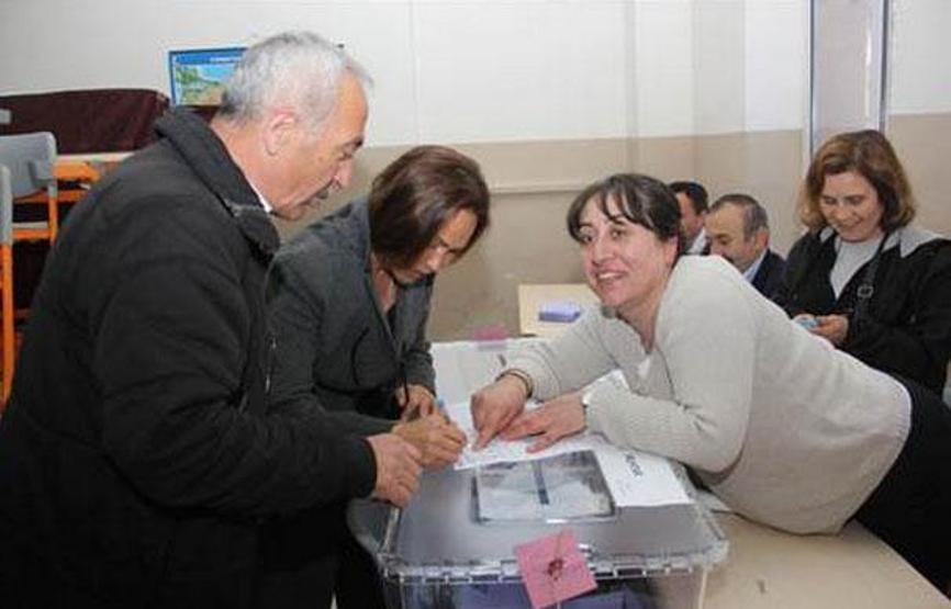 Ünlüler sandık başında