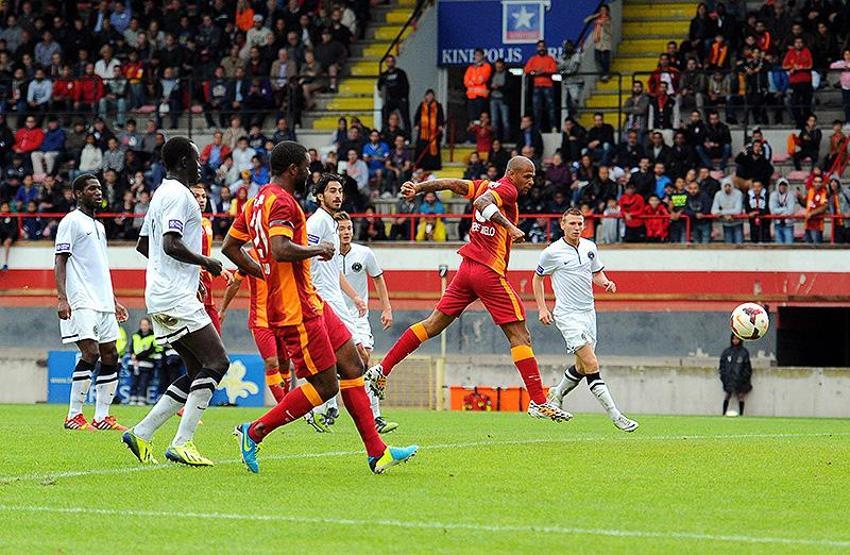 Burak Yılmaz taraftarlarla tartıştı