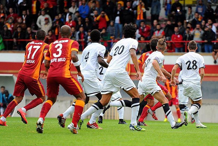 Burak Yılmaz taraftarlarla tartıştı