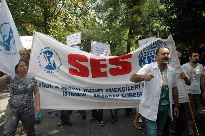 Hastane önündeki sağlıkçı eyleminde kavga