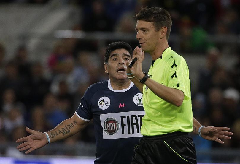 Maradona hem maçta hem de maçtan sonra döktürdü