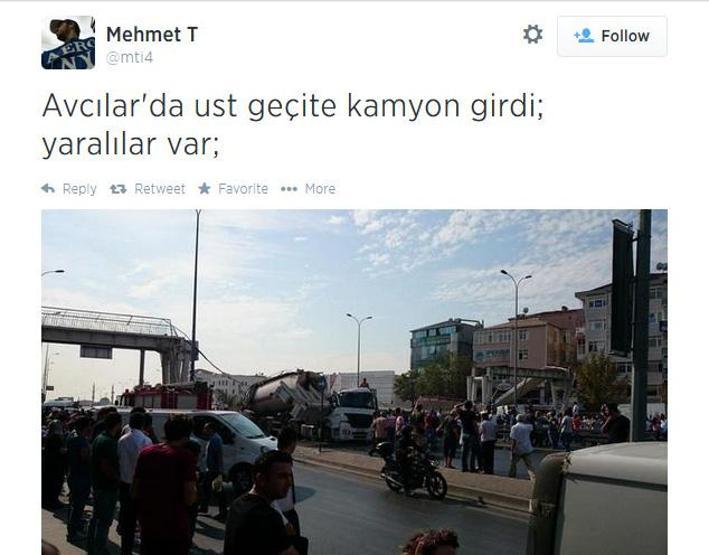 Avcılarda üst geçit çöktü