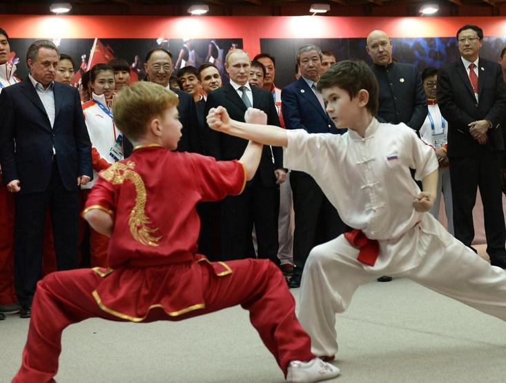 Putin nereye bakıyor
