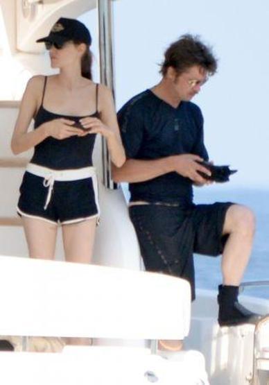 Angelina Jolie ve Brad Pitt balayında