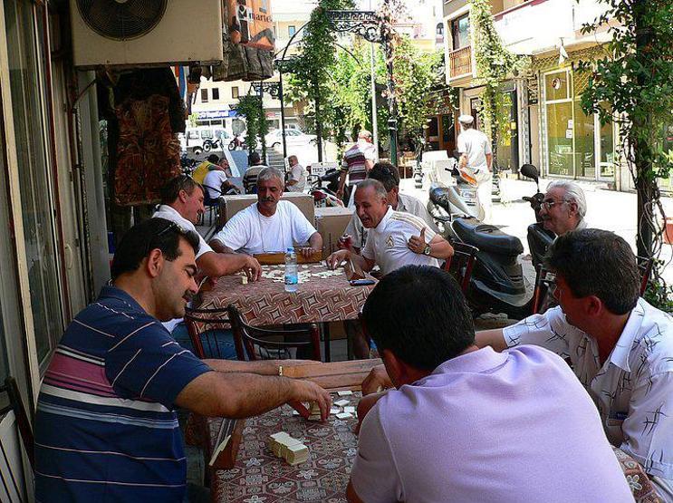 Okey oynarken yapılan en sinir bozucu 21 hareket