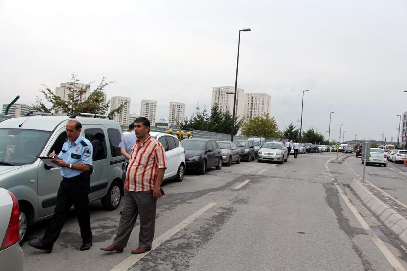 Gökten taş yağdı, 40 araç hasar gördü