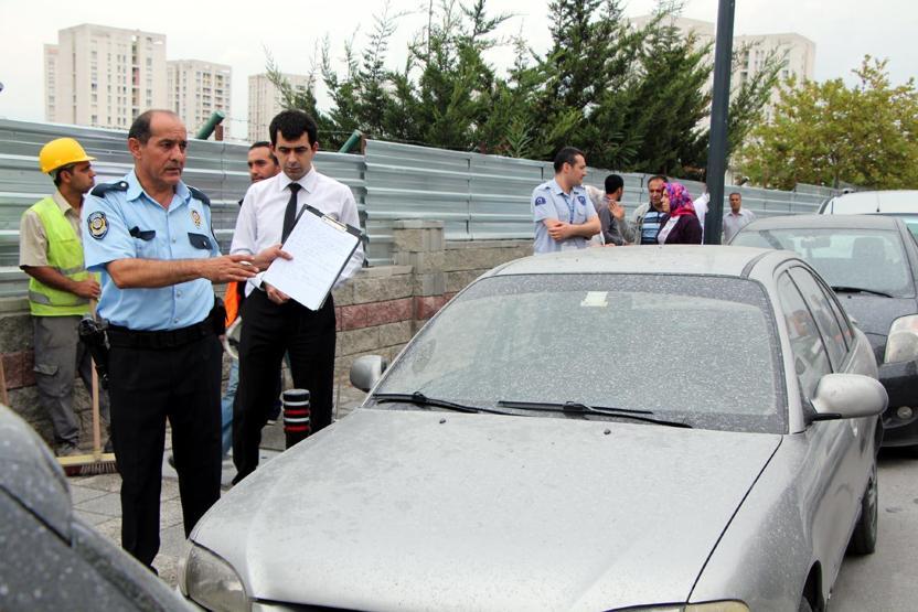 Gökten taş yağdı, 40 araç hasar gördü