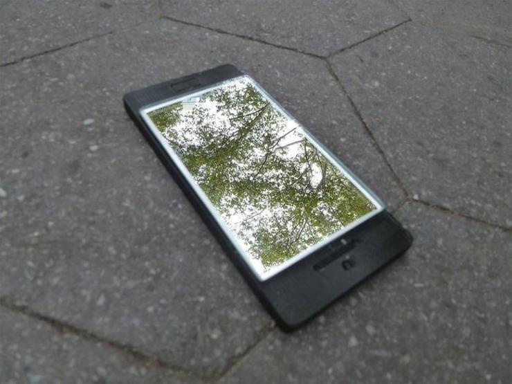 iPhone değil NoPhone
