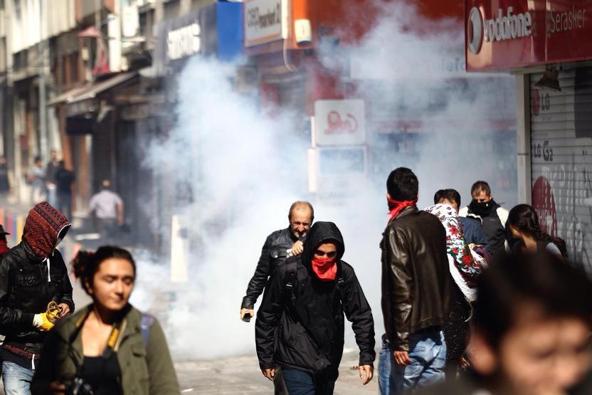 Kadıköydeki Kobani eylemine polis müdahalesi