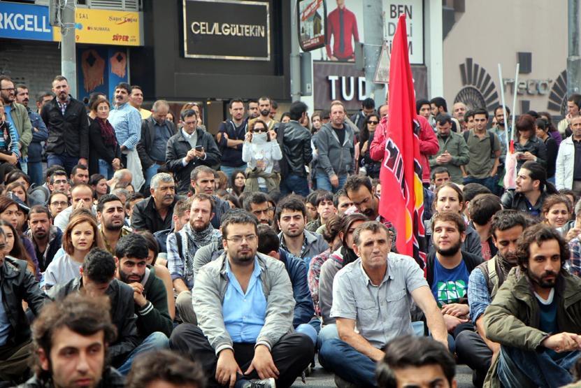Kadıköydeki Kobani eylemine polis müdahalesi