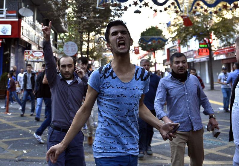 İstanbul ve yurttaki Kobani eylemlerinden kareler