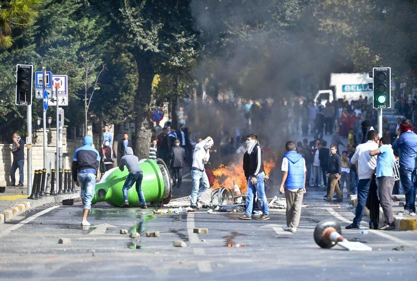 İstanbul ve yurttaki Kobani eylemlerinden kareler