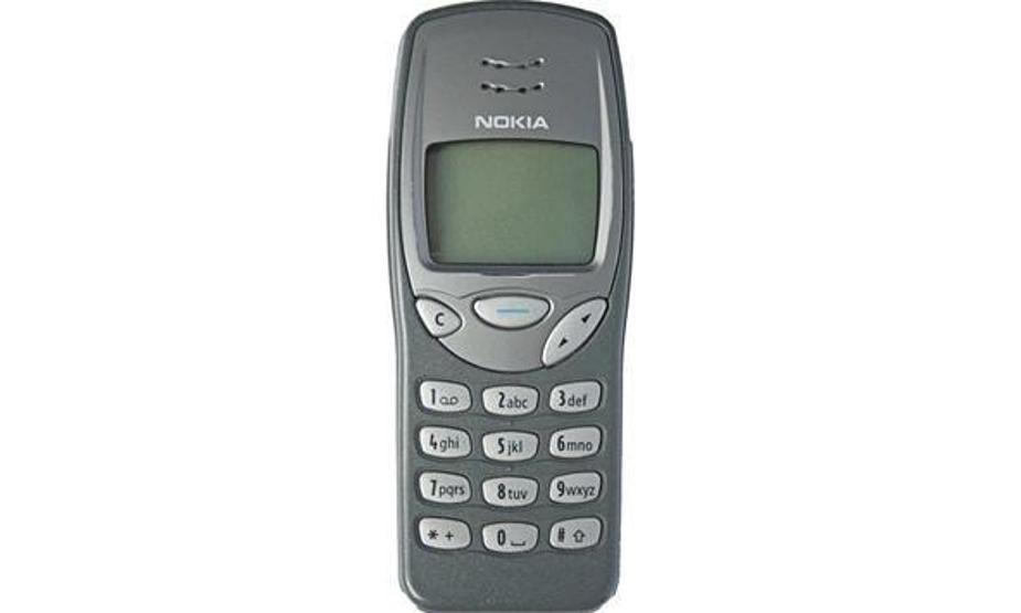 Aptal telefonlarından memnun insanlar