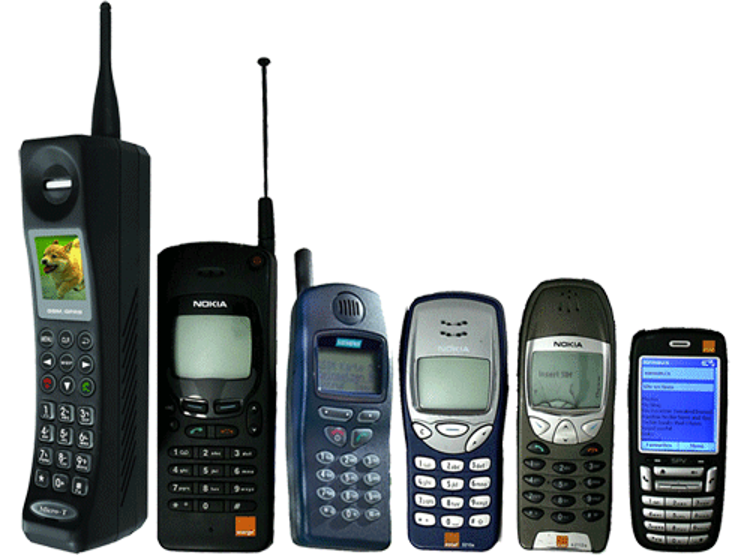 Aptal telefonlarından memnun insanlar