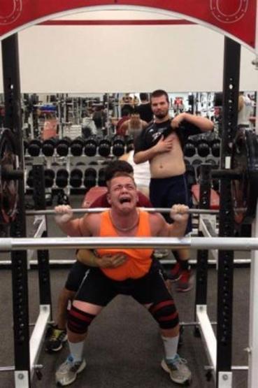 Spor salonlarından tuhaf görüntüler...