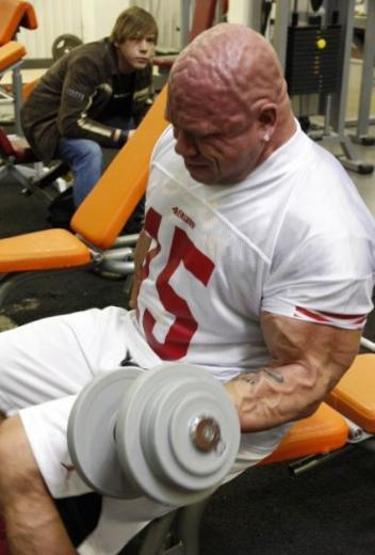 Spor salonlarından tuhaf görüntüler...