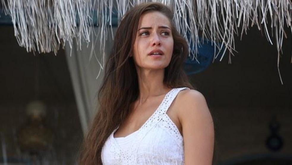Fahriye Evcen denizin ortasında mahsur kaldı