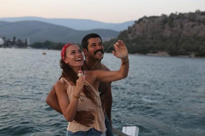 Fahriye Evcen denizin ortasında mahsur kaldı