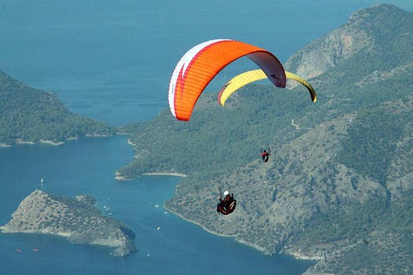 Ölüdeniz semalarında renk cümbüşü