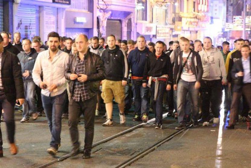 İstiklalde Galatasaray - Dortmund gerginliği