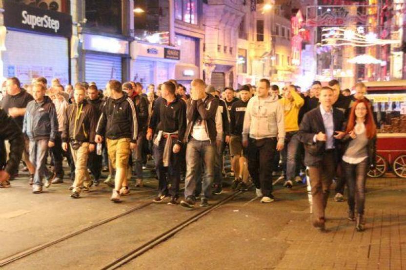 İstiklalde Galatasaray - Dortmund gerginliği
