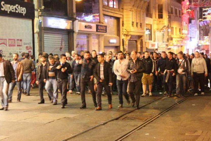 İstiklalde Galatasaray - Dortmund gerginliği