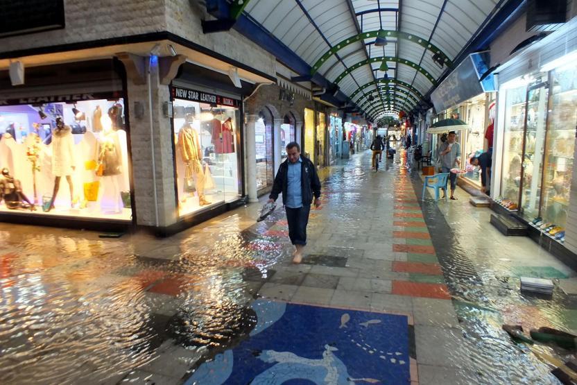 Sağanak yağmur Türkiyeyi vurdu