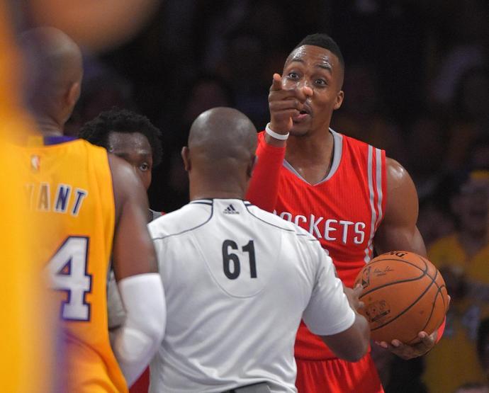 Kobe Bryant ile Dwight Howard kapıştı