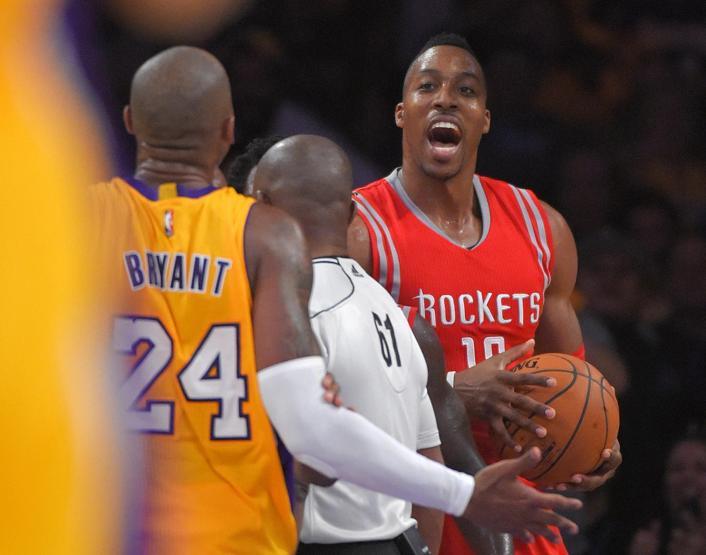 Kobe Bryant ile Dwight Howard kapıştı