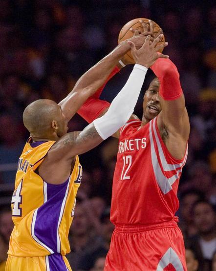 Kobe Bryant ile Dwight Howard kapıştı