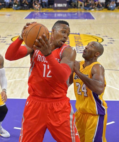 Kobe Bryant ile Dwight Howard kapıştı