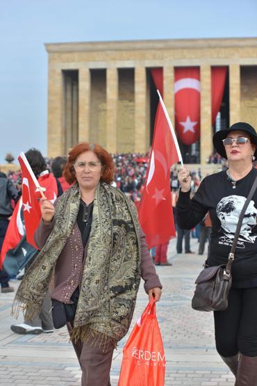 Anıtkabire ziyaretçi akını