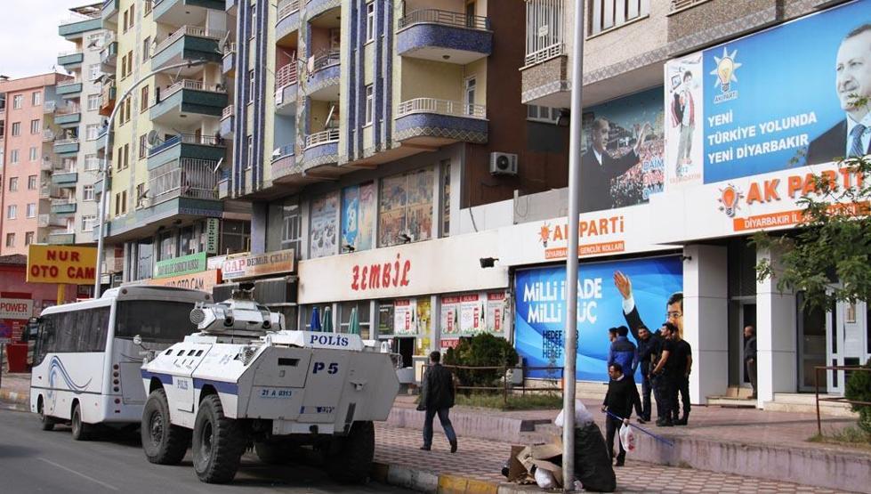 1 Kasım Kobani yürüyüşü, Diyarbakırda asker sokağa indi