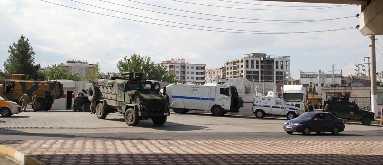 1 Kasım Kobani yürüyüşü, Diyarbakırda asker sokağa indi