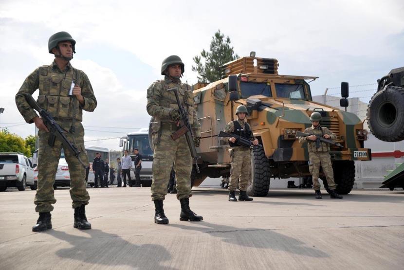 1 Kasım Kobani yürüyüşü, Diyarbakırda asker sokağa indi