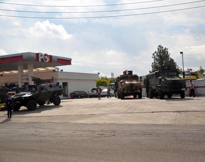 1 Kasım Kobani yürüyüşü, Diyarbakırda asker sokağa indi