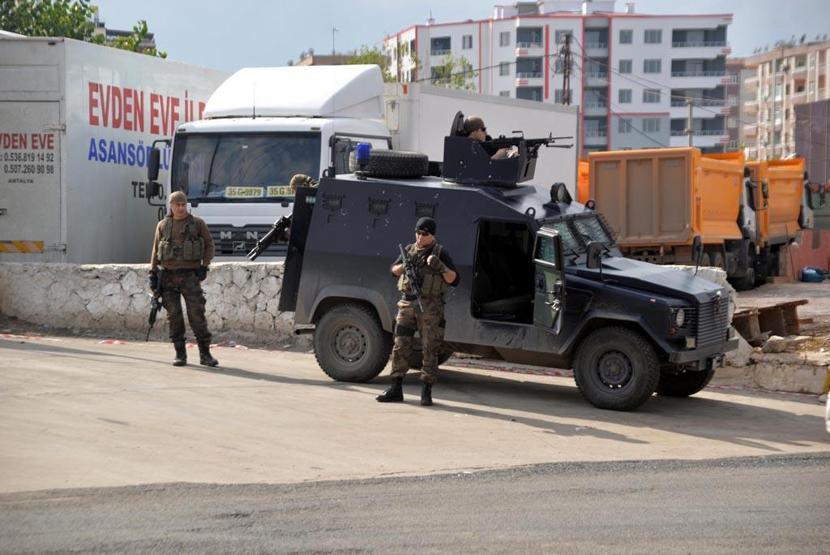 1 Kasım Kobani yürüyüşü, Diyarbakırda asker sokağa indi