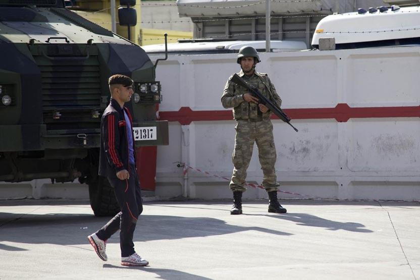 1 Kasım Kobani yürüyüşü, Diyarbakırda asker sokağa indi