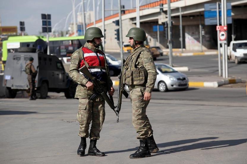 1 Kasım Kobani yürüyüşü, Diyarbakırda asker sokağa indi